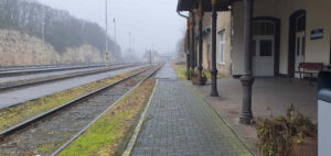 Veranda na nádraží v Bakově nad Jizerou