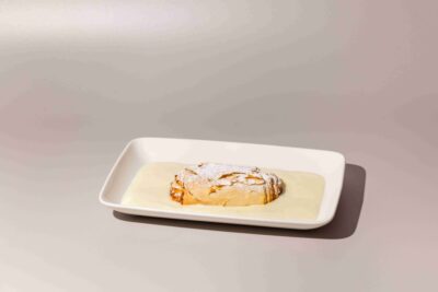 Bio smetanový štrúdl s vanilkovou omáčkou