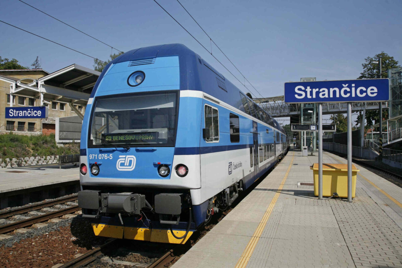 Jednotka City Elefant ve stanici Strančice. Ilustrační obrázek ČD