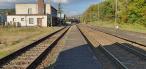 Nádraží Hlubočky-Mariánské Údolí, nástupiště u koleje 2