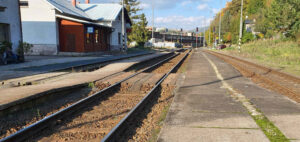 Přechod kolejí na nádraží v Hlubočkách-Mariánském Údolí