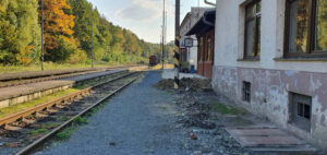 Hlubočky-Mariánské Údolí, nástupiště u koleje 1