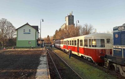 Nádraží v Rožmitálu pod Tremšínem v rámci Blatenských lokálek, zdroj Wikimedia Commons
