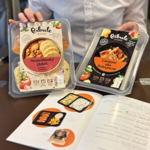 Segedínský guláš a lasagne ze zimní nabídky Leo Express