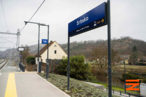 Zastávka Srbsko na trati z Berouna do Prahy. Foto Správa železnic