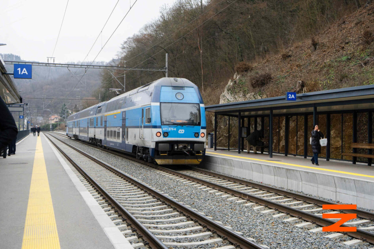 Zastávka Srbsko na trati z Berouna do Prahy. Foto Správa železnic