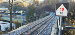 Ozubnicová železnice u zastávky Desná-Riedlova vila