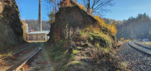 Zastávka Desná Riedlova a odbočka vlečky do skláren