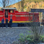 Vlaková zastávka Dolní Polubný, nástupiště u koleje 1