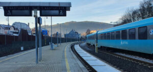 Nádraží v Tanvaldě a Nástupiště 1 / Kolej 2