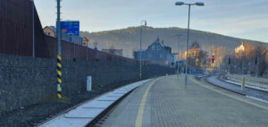 Nádraží v Tanvaldě a Nástupiště 1 / Kolej 1