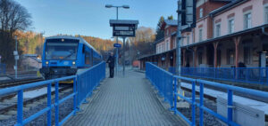 Přístup na Tanvaldské Nástupiště 1A / Kolej 1a a 2a