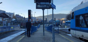 Přístup na Tanvaldské Nástupiště 1A / Kolej 1a a 2a