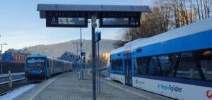 Vlakové nádraží Tanvald a Nástupiště 2 / Kolej 4a