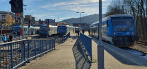 Přechod kolejí na nádraží v Tanvaldu