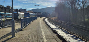 Vlakové nádraží Tanvald a Nástupiště 2 / Kolej 4a