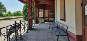 Čekárna, pokladna a veranda na nádraží v České Skalici