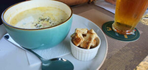 Jídlo a pití v restauraci Sokolovna v České Skalici