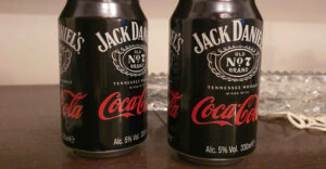Alkoholický míchaný nápoj Jack Daniel's Tennessee Whiskey s Coca-Cola