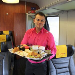 Servis na palubách vlaků RegioJet: ilustrační foto RgJ