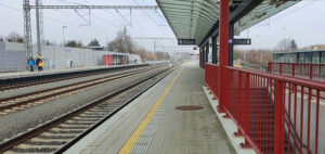 Nádraží Čelákovice, nástupiště u 3. koleje