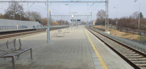 Nádraží Čelákovice, nástupiště u 4. koleje