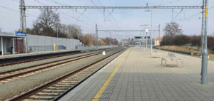 Nádraží Čelákovice, nástupiště u 3. koleje