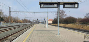 Nádraží Čelákovice, nástupiště u 3. koleje