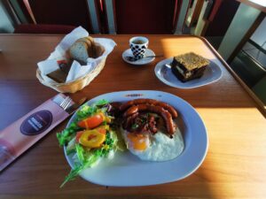 Polská snídaně ve vlaku