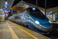 Polské Pendolino na zmodernizované stanici Warszawa Zachodnia, zdroj Wikimedia Commons