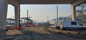 Stavba nového nádraží na Smíchově - betonová lávka