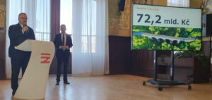 Českou železnici čeká rekordní rok. Ministr dopravy Ivan Bednárik.