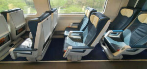 Sedadla v jednotce Talgo dopravce Leo Express