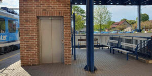 Nástupiště 1 na nádraží v Týništi nad Orlicí