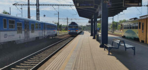 Nástupiště 2 / Kolej 1 na nádraží v Týništi nad Orlicí