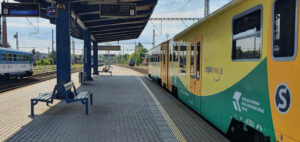 Nádraží v Týništi nad Orlicí: nástupiště 2 / kolej 3