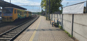 Nástupiště 1 na nádraží v Týništi nad Orlicí