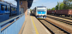 3. nástupiště u koleje 6 na nádraží v Týništi nad Orlicí