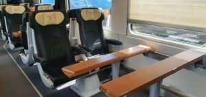 Business vůz v soupravě Leo Express Talgo