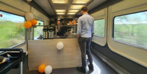 Bistro vůz Talgo dopravce Leo Express