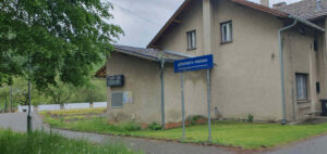 Příchod na vlakovou zastávku Vlárský průsmyk