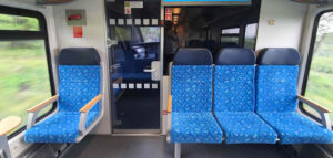Sedadla ve vlaku Arriva 848