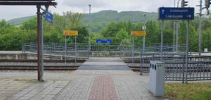 Přechod kolejí na nádraží v Bylnici