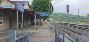 Vlakové nádraží Bylnice, nástupiště u koleje 1