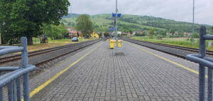 Nádraží v Bylnici, nástupiště u koleje 2
